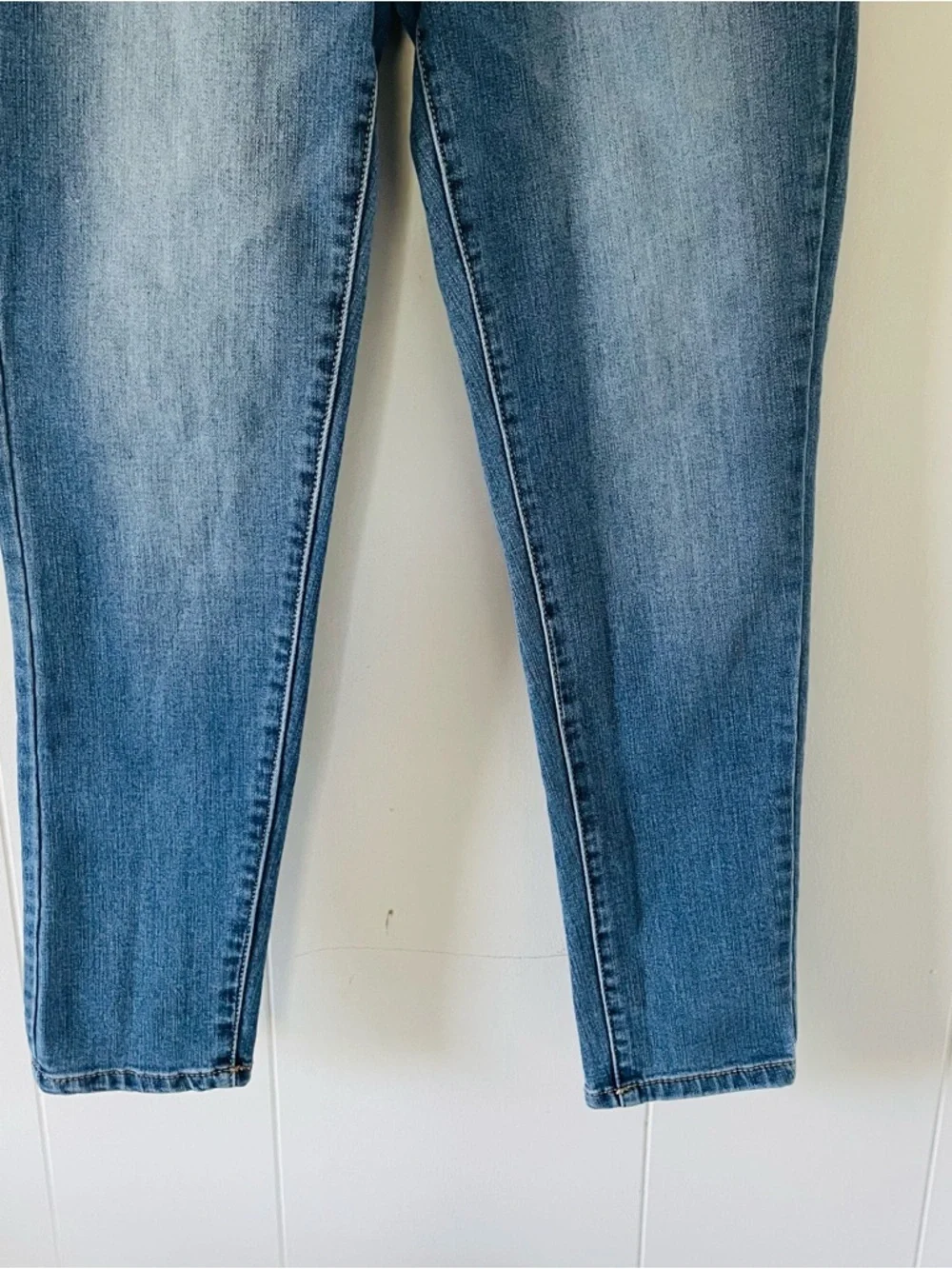 Time and Tru Women's Skinny Jeans in Medium Blue Wash
